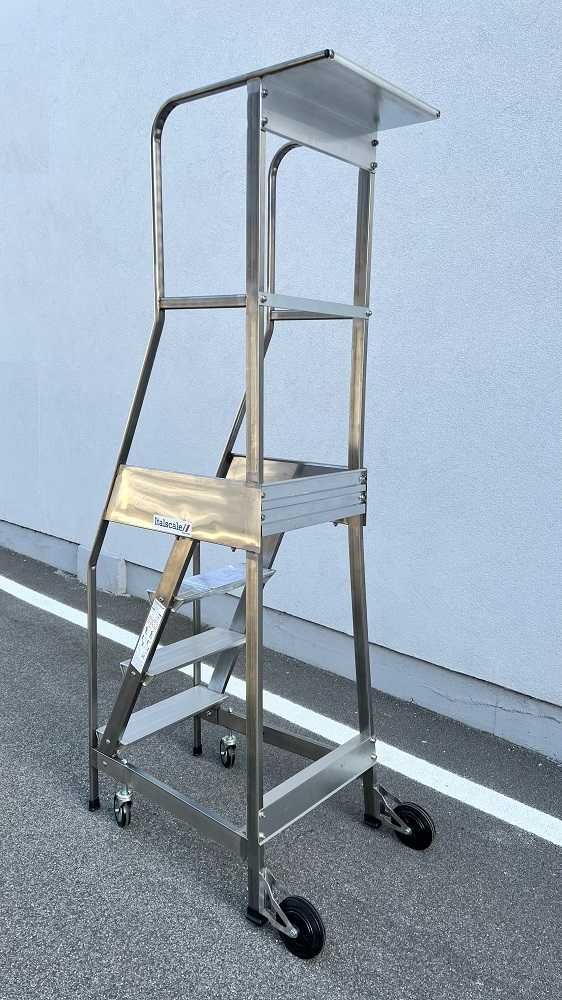 Escadas de alumínio com rodas com 6 DEGRAUS - NOVO