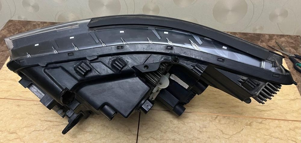 Фара Hyundai Santa Fe права 2021 2022 2023 оригінал USA