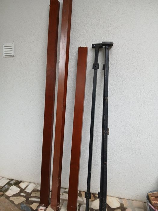 Estrado da cama com pés