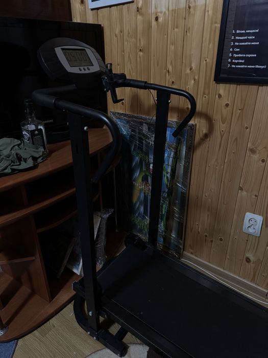 Бігова доріжка механічна