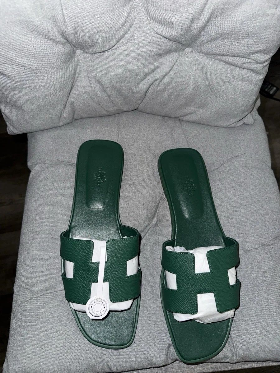 Sandálias verdes Hermès tamanho 43 UE 12 EUA em pele de bezerro laranj