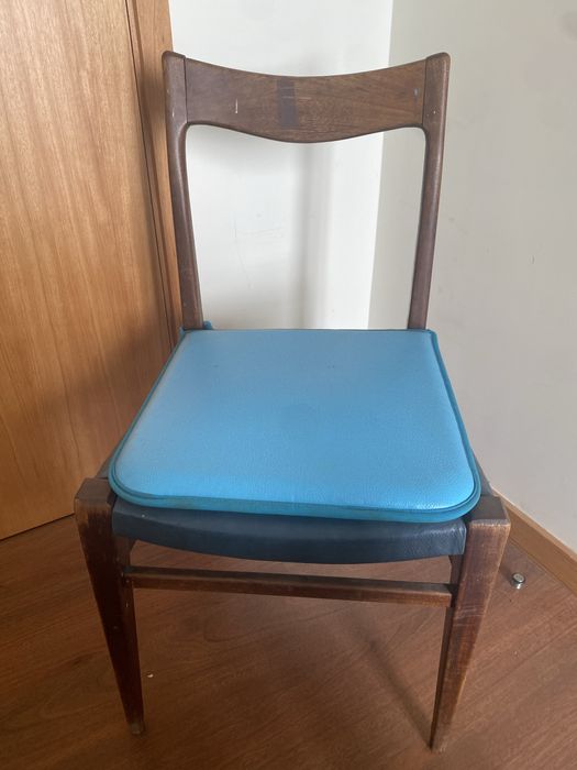 Cadeira com Bom Estado.