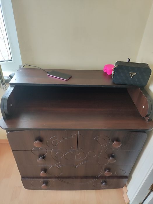 Меблі,комод дитячий зі столиком