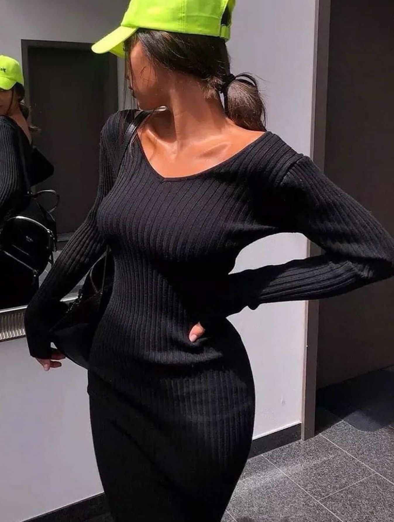 Dopasowana czarna sukienka sukienka prążek sukienka sweterkowa
