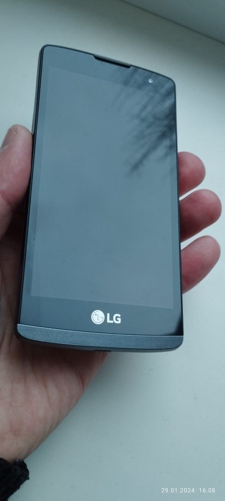 Смартфон телефон LG MS345