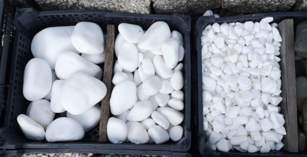 Otoczaki greckie Thassos tona z dostawą śnieżnobiałe kamień naturalny