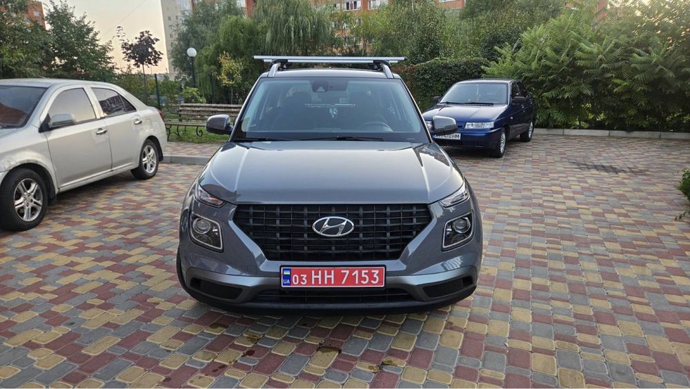 Продам HYUNDAI VENUE Avtomat