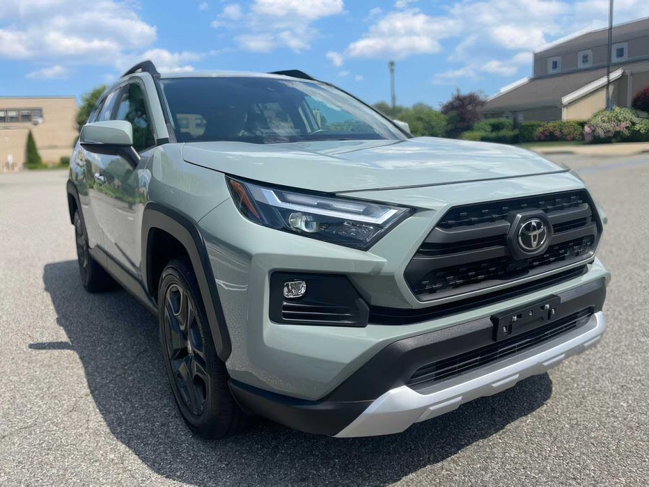 Toyota RAV4      2022