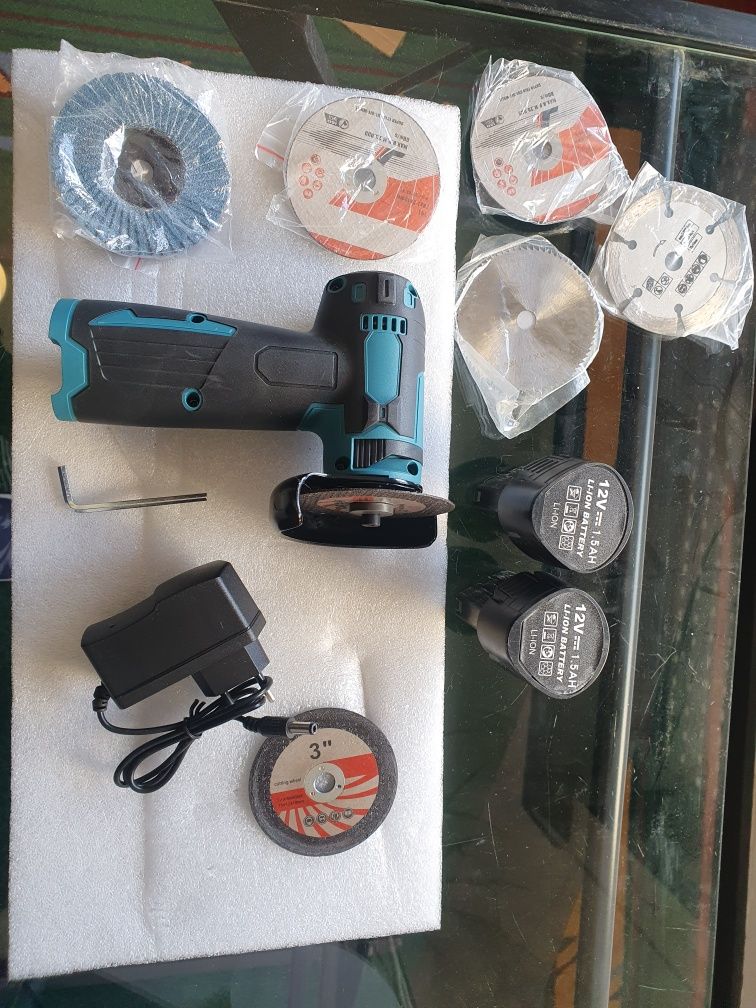 rebarbadora e aparafusadora com acessorios de corte
