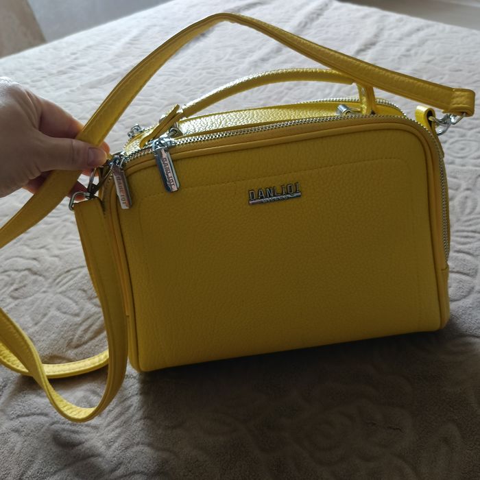 Продаю жовту жіночу сумочку