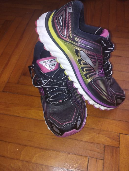 Кросівки Brooks 37 р