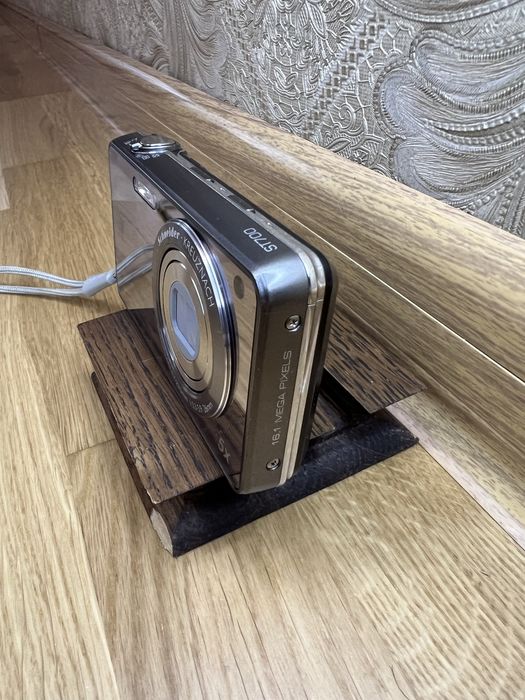 Цифровий фотоапарат Samsung ST700