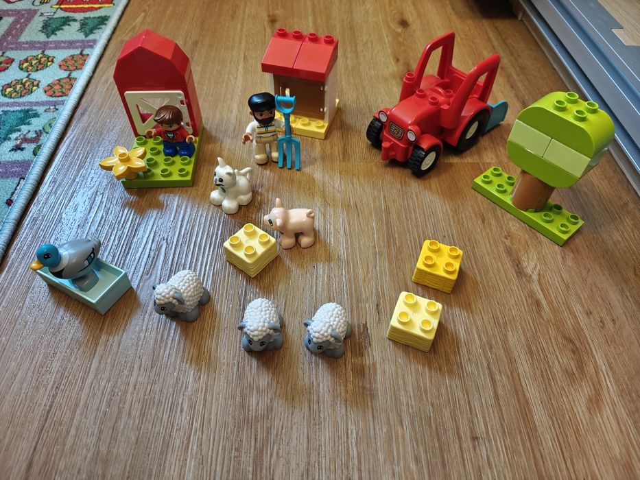 Sprzedam LEGO Duplo traktor i farma 10950 , 10949