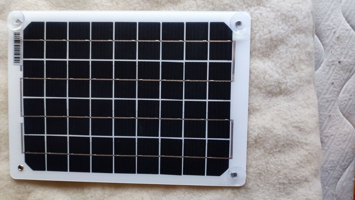 Solar panel 10 W, 345 x 245 x4mm.