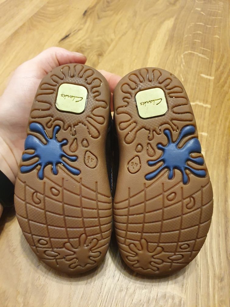 Шкіряні  черевики , кеди Clarks