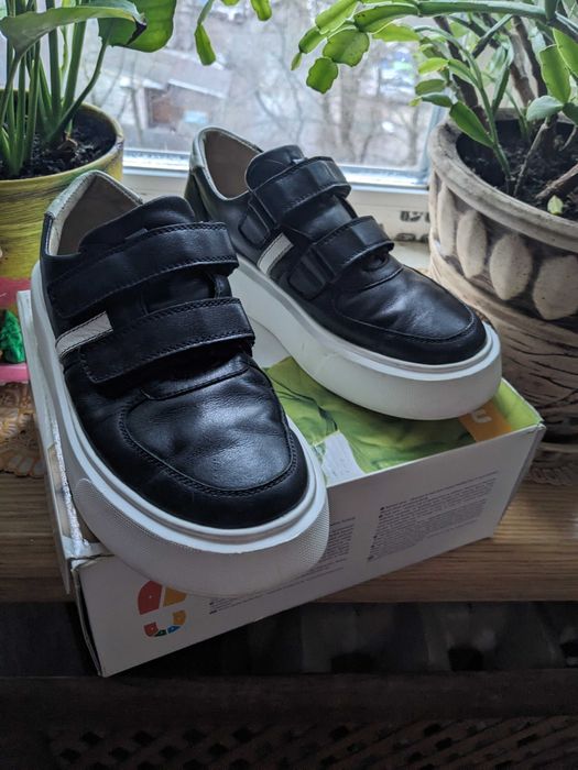 Продам туфлі та чобітки, шкіряні, стан нових