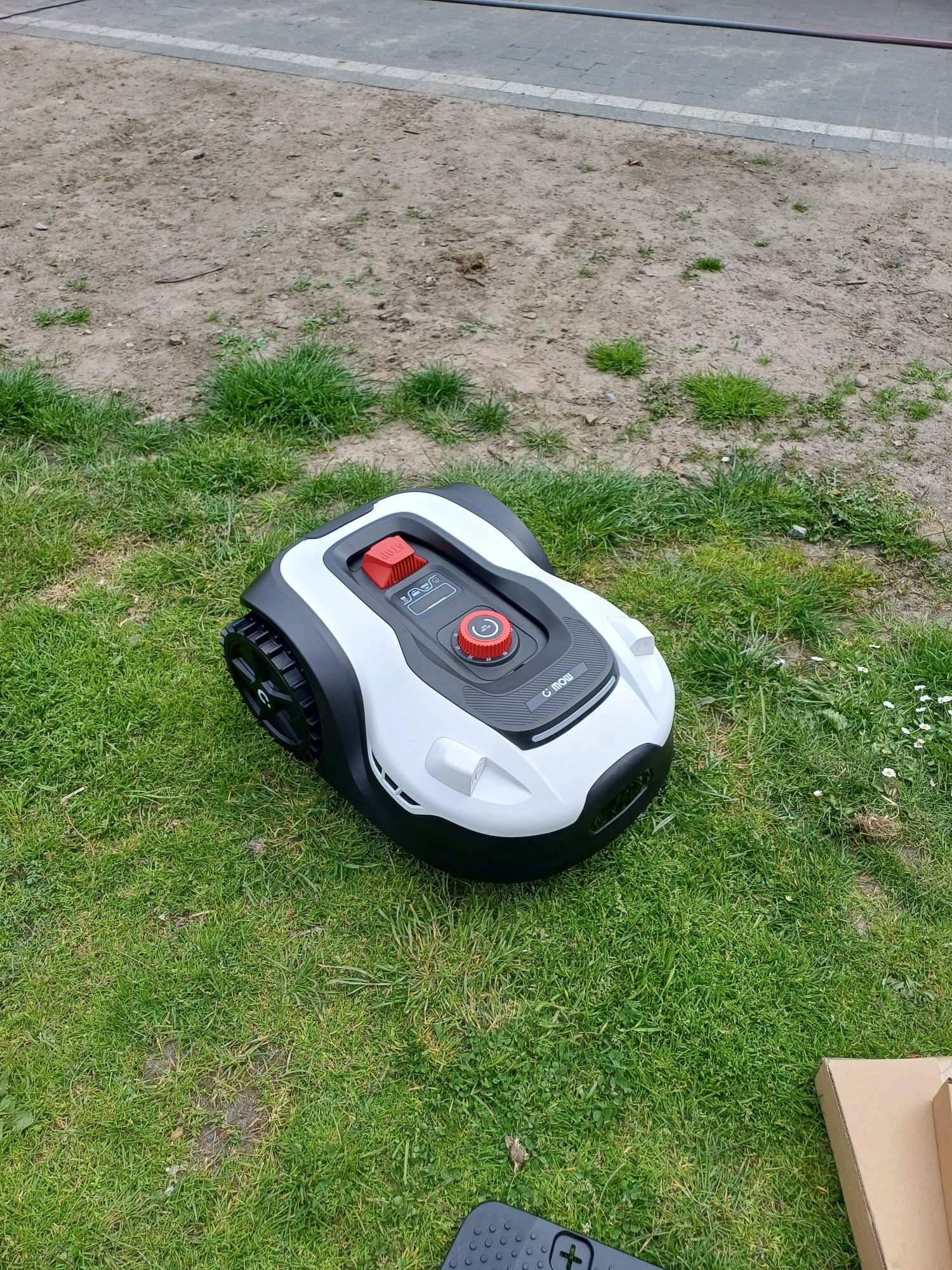 Kosiarka automatyczna C-MOW L20 robot koszacy