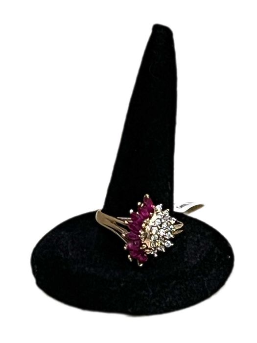 Złoty pierścionek pr585, cyrkonie z rubinami, rozm 19,4.39gr/Komis