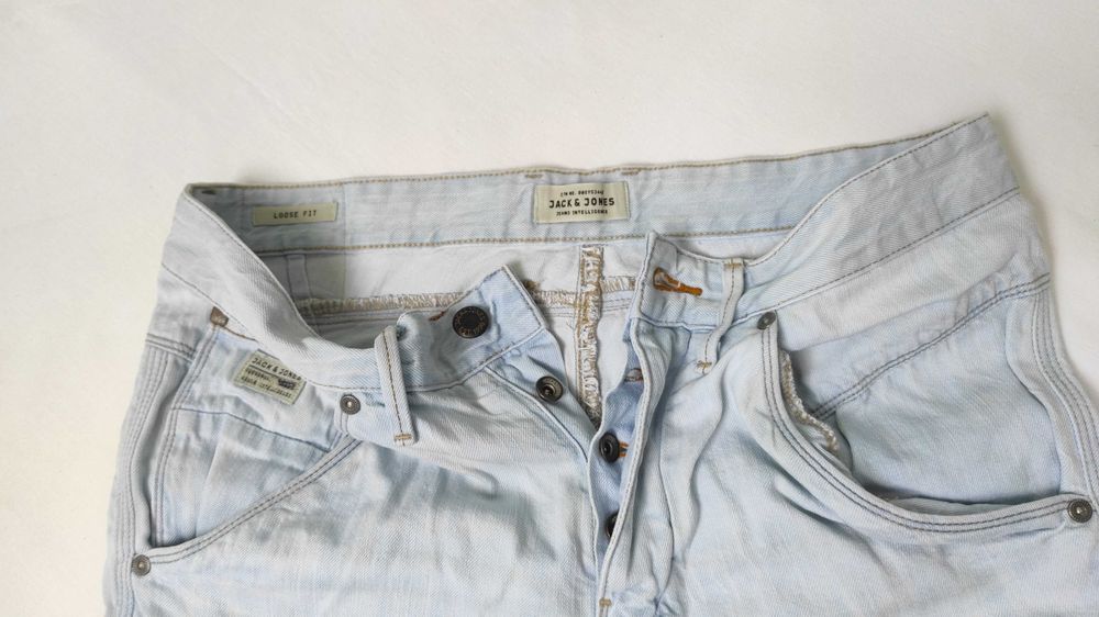 Шорти джинсові Jack & Jones 

розмір: M