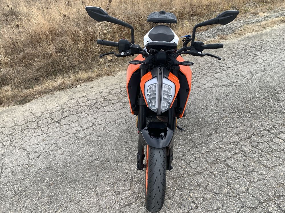 KTM Duke 390   .