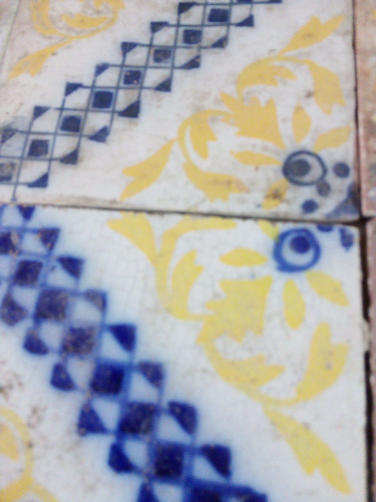 25 azulejos seculares.