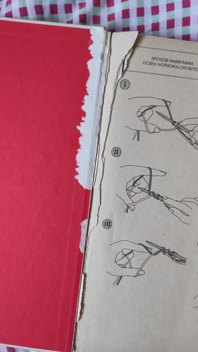 1000 splotów na drutach i szydełkiem