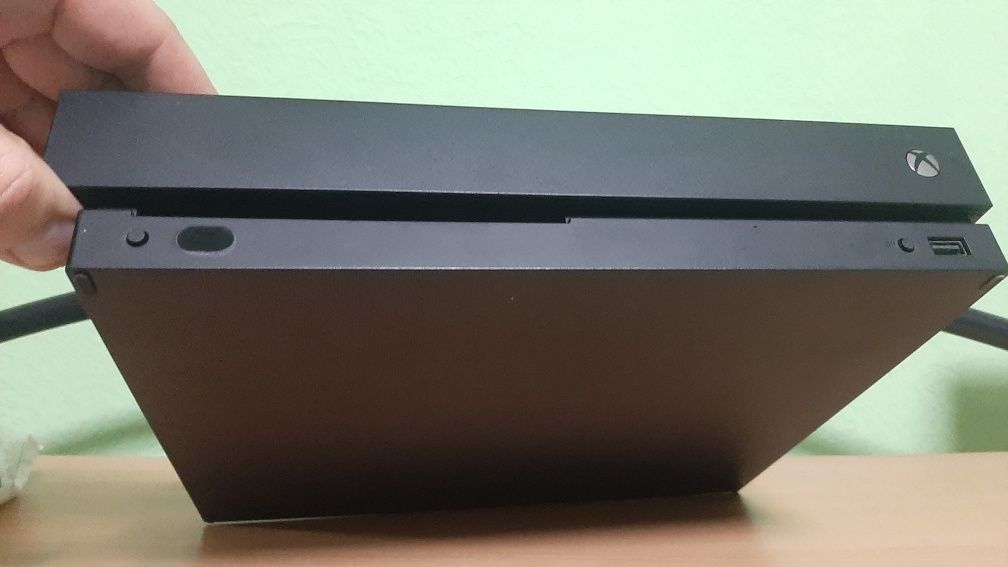 Игровая приставка x box one x