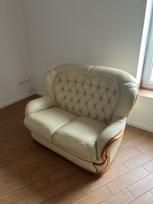 Wygodne skórzane meble oddam