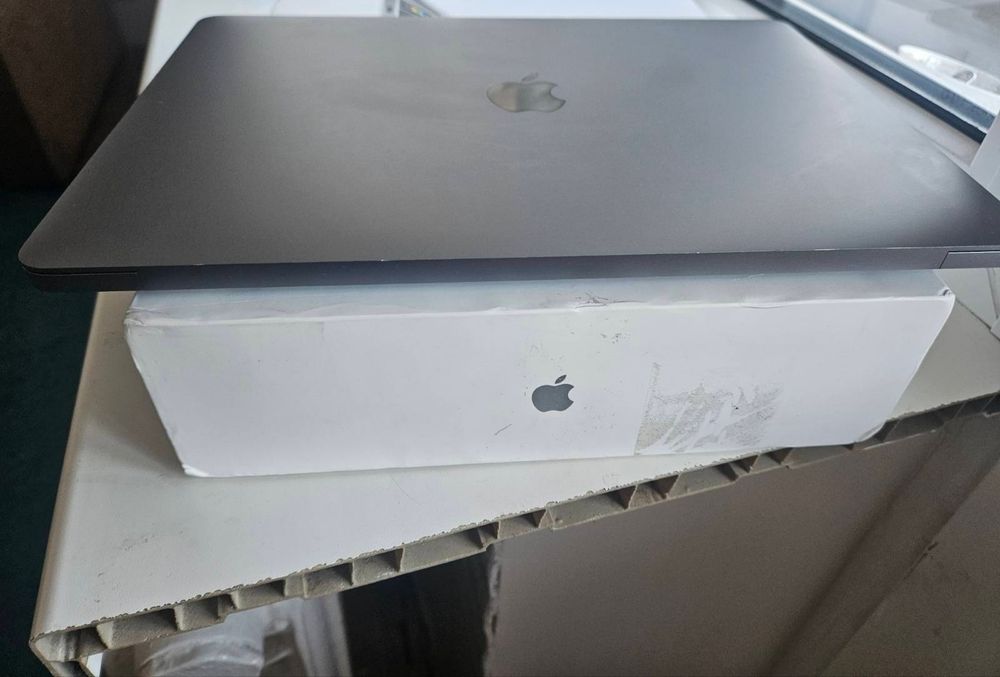 Mac Book Air 2019 16/256