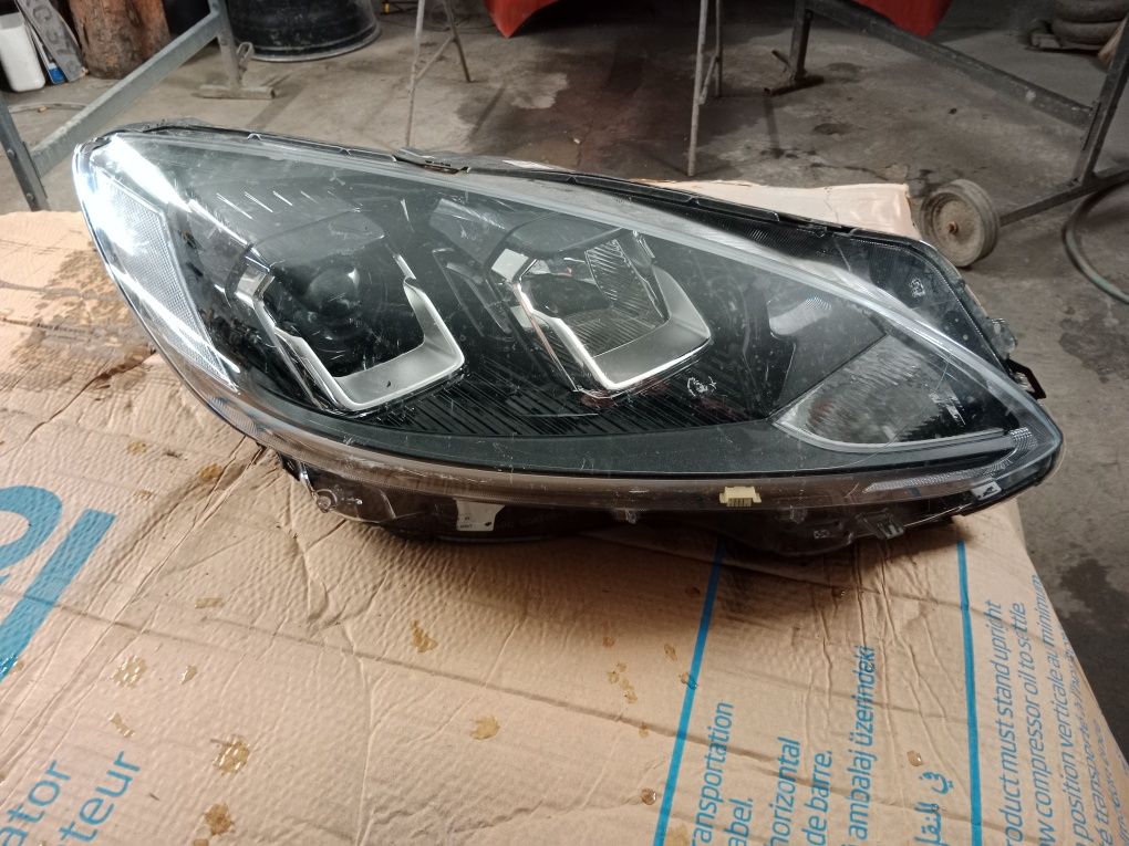 Ford Kuga III lampa przód prawa