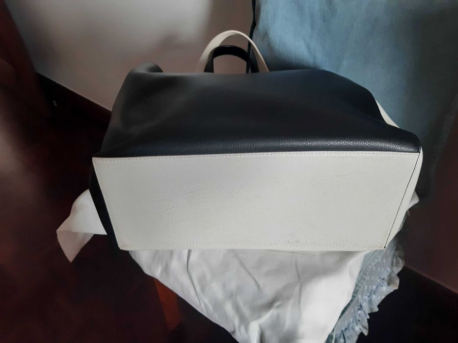 Mala original FURLA, pele genuína, branco e preto, nunca usada
