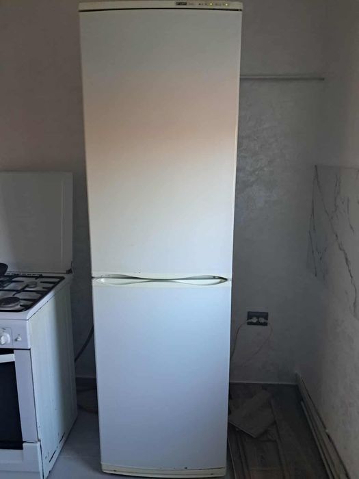Продам Холодильник двокамерний