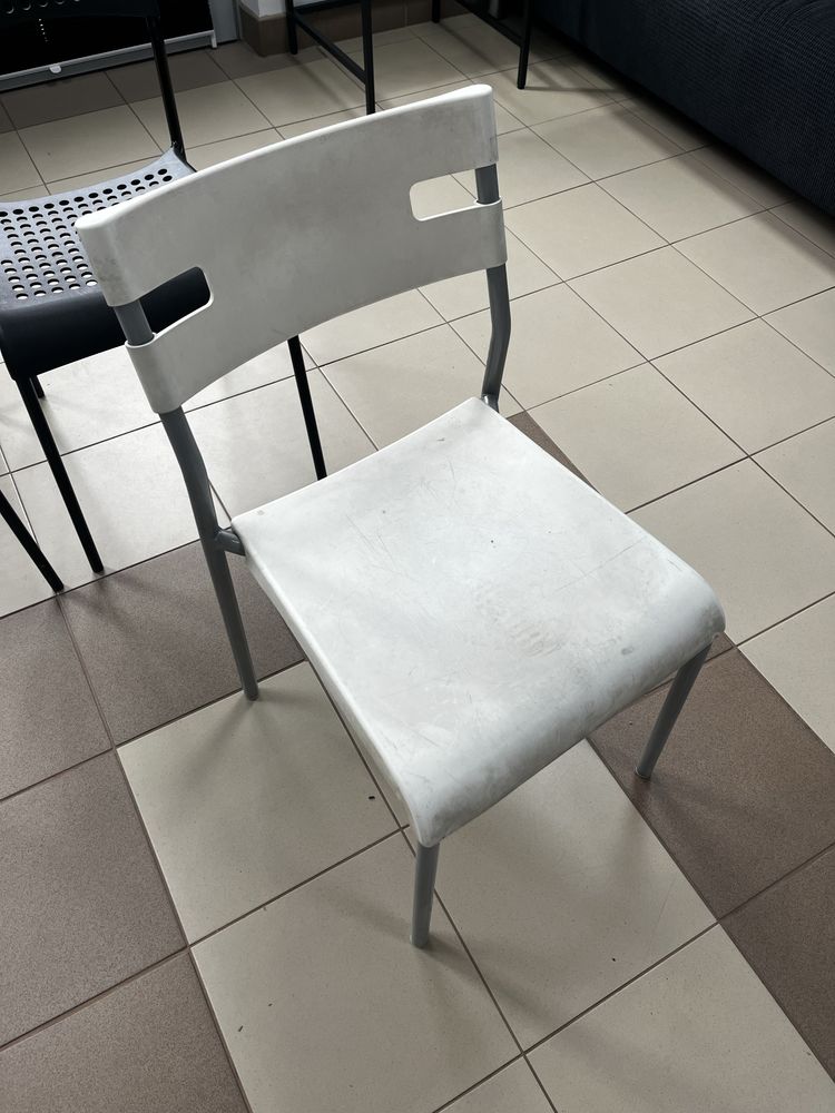 Krzesło używane kuchenne do jadalni kuchni ogrodu plastikowe metalowe