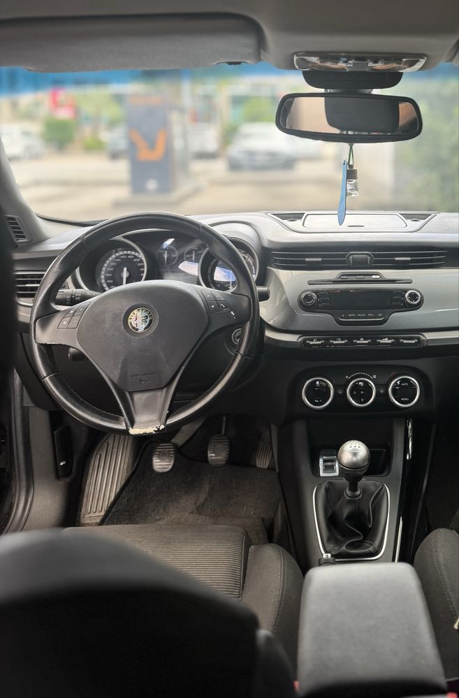 Alfa Romeo Giulleta 2013