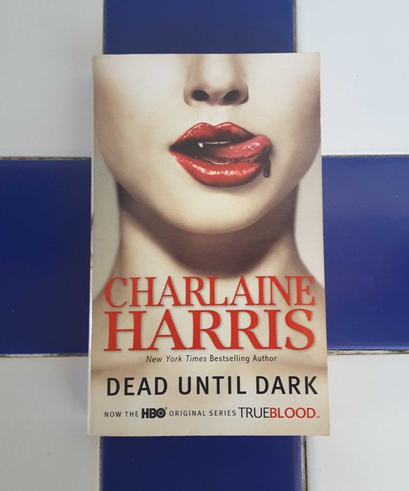 Dead Until Dark e Living Dead in Dallas, de Charlaine Harris (Inglês)