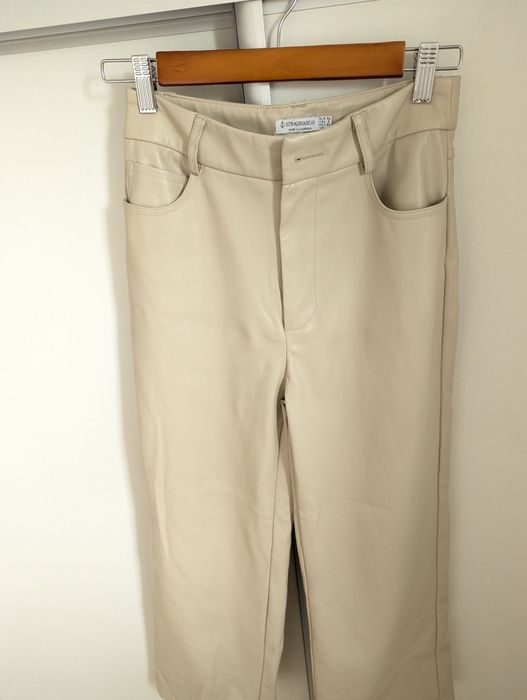 Spodnie ala skóra  Stradivarius