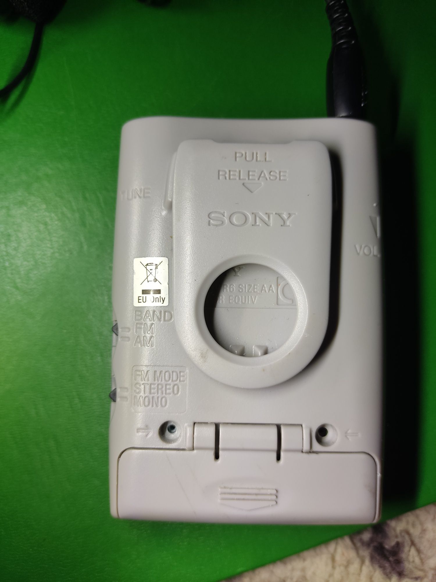 Радиоприемник Sony srf-59 наушники mdr-005E