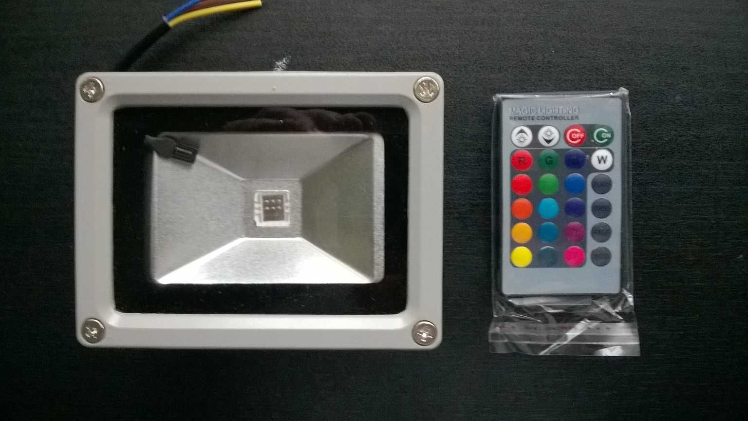 Halogen 10W LED 16 kolorów z pilotem