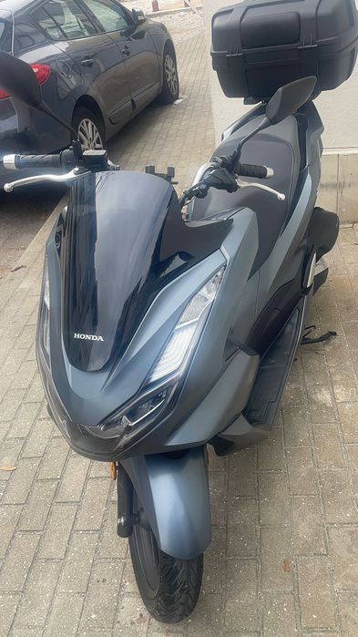 Honda 125 pcx usada.