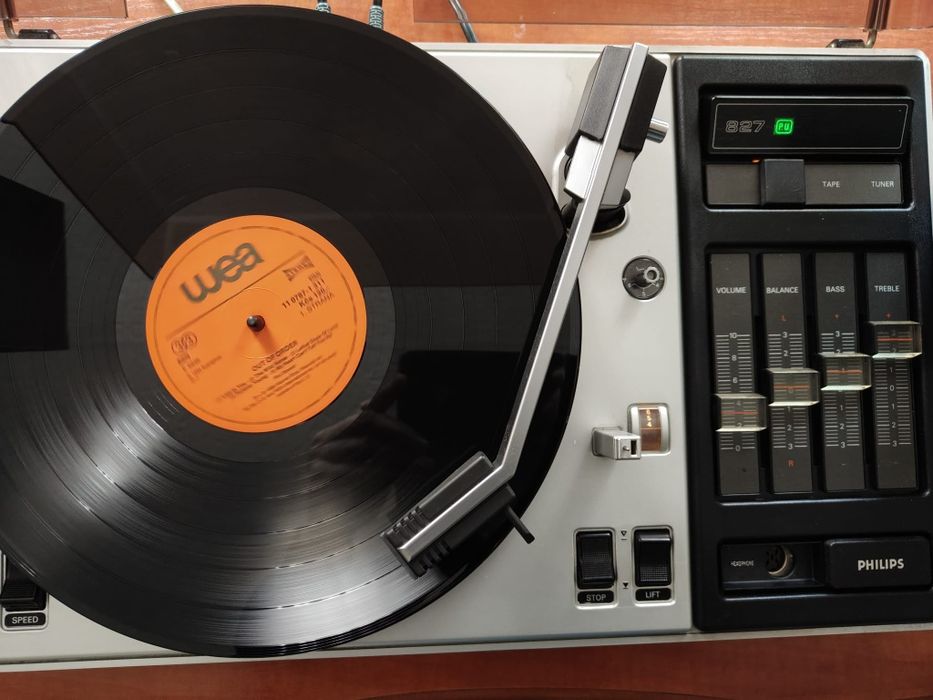 Gramofon Philips 827