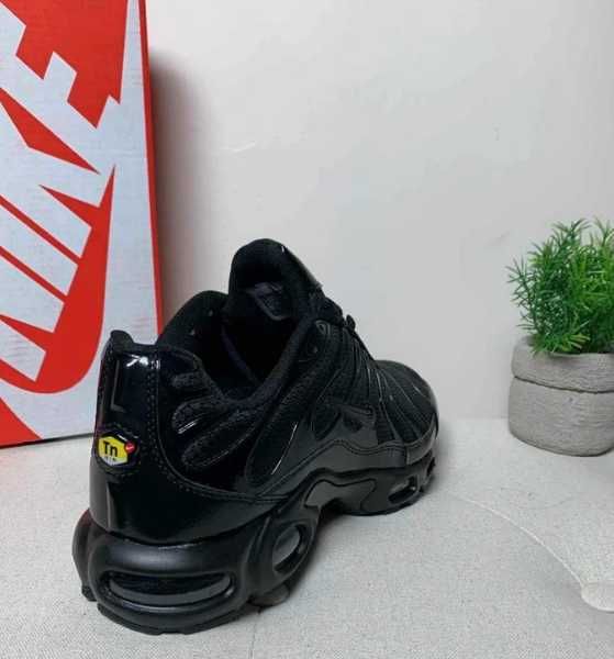 Buty Nike Air Max TN Plus Black R.41