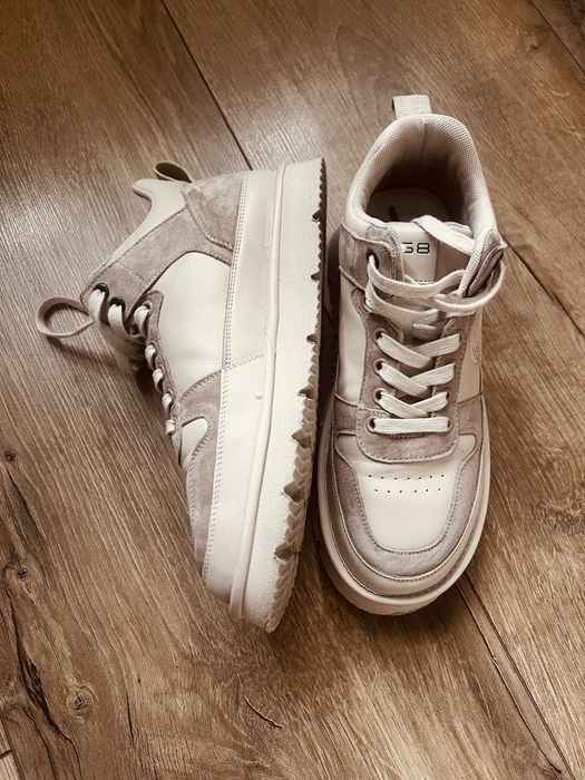 Хайтопи (черевики, високі кросівки)