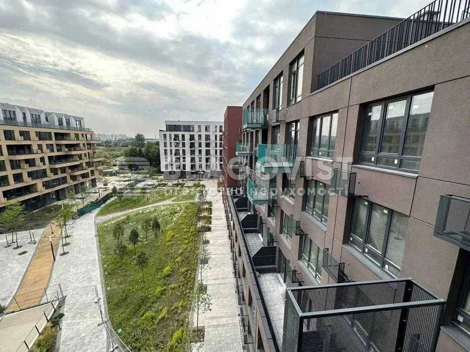 Продаж 3к квартири 125м2 ЖК Файна Таун Салютна Нивки