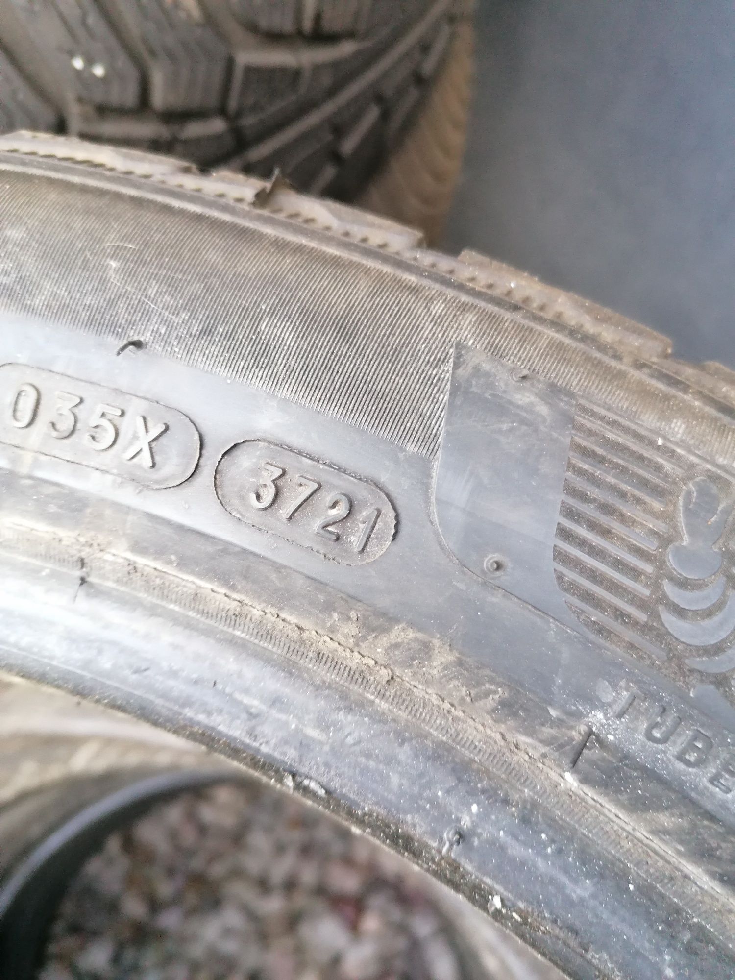 245/45/19 Michelin zimowe