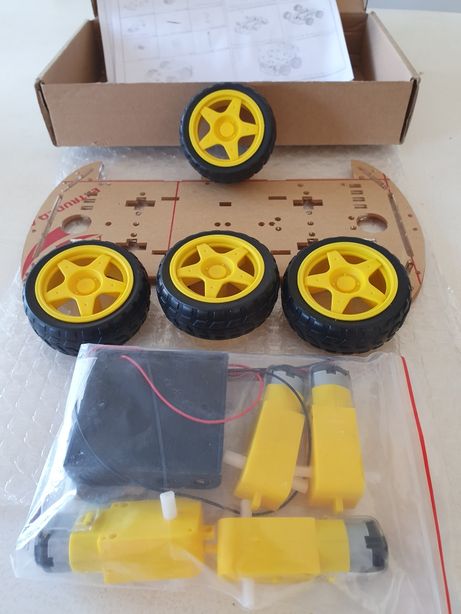 Carro elétrico kit (4×4) projeto de robótica para M/14 anos
