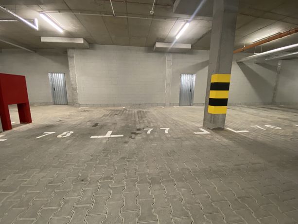Sprzedam miejsce parkingowe w hali garażowej Jeleniogórska