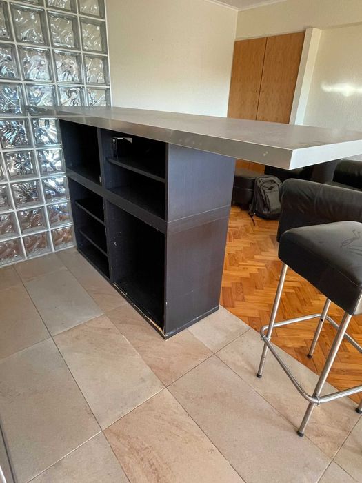 Balcão cozinha + 2 bancos altos !! Boa oportunidade!!