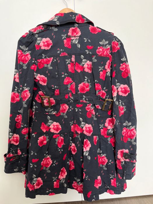 Casaco tipo sobretudo de meia estação da Fornarina