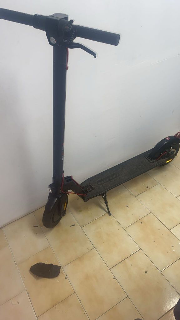 Vendo este trotinet ou troco em um iPhone 11