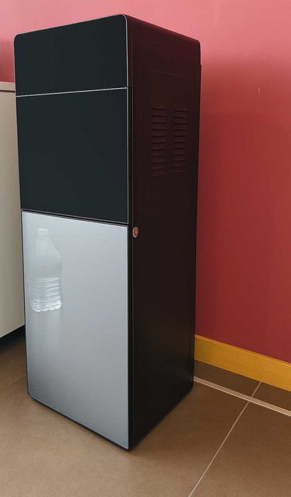 Máquina / Dispensador de Água AUX